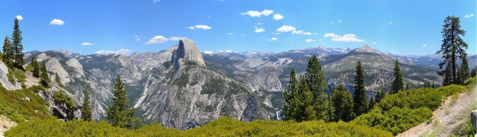 Panoramic view of Yosemite National Park.